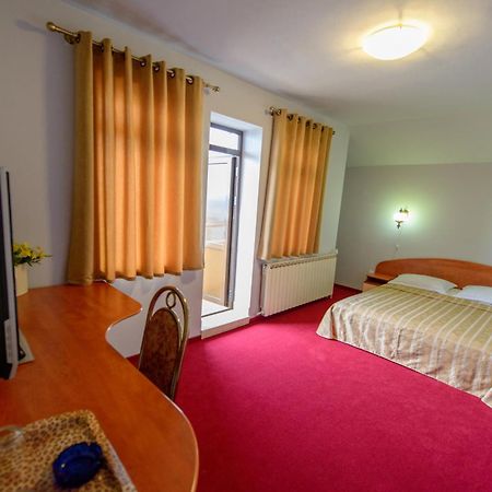 Pensiunea Imperial Târgu-Mureş Zimmer foto
