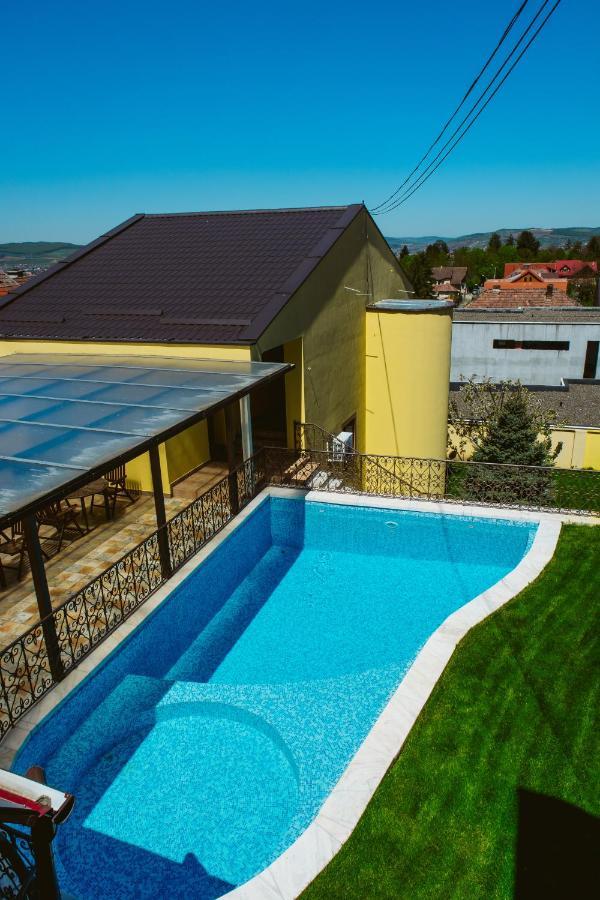 Pensiunea Imperial Târgu-Mureş Exterior foto