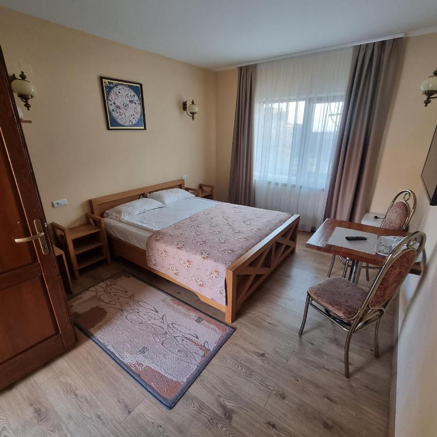 Pensiunea Imperial Târgu-Mureş Exterior foto